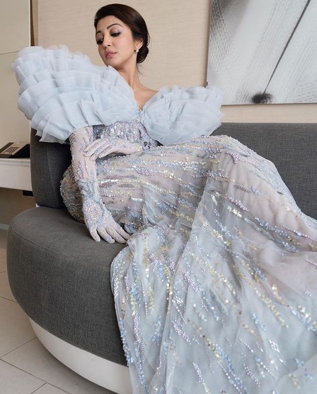 Staggering Poses Of Pranitha Subhash